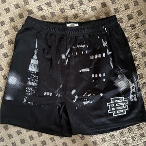 EE skyline shorts black